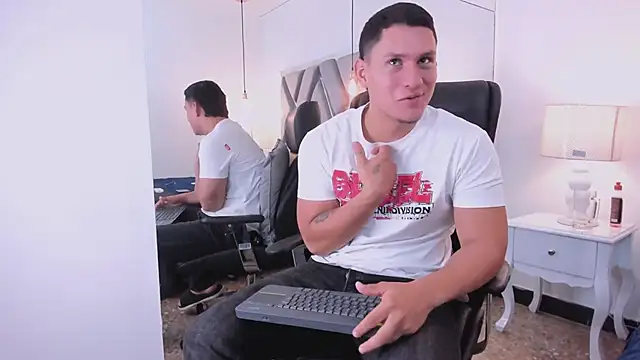 Chat XXX ao vivo de Chriss_Diamond