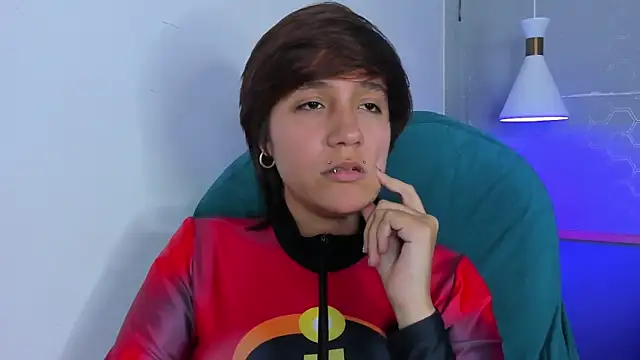 Tsuki_Maru: διαδικτυακό σόου στην κάμερα