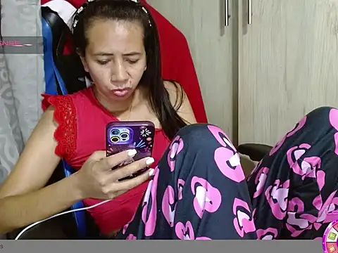 Danielagomez33 Live XXX-Chat