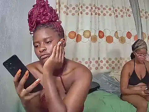 Darkbeauty27: онлайн-секс-чат