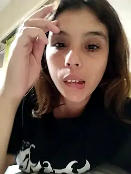 mariamac420 Adlı Modelin Canlı XXX Sohbeti