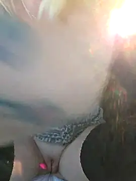 SheIsSomething: απευθείας συνομιλία ΧΧΧ