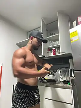 Ezzio_Scolaro 라이브 XXX 채팅