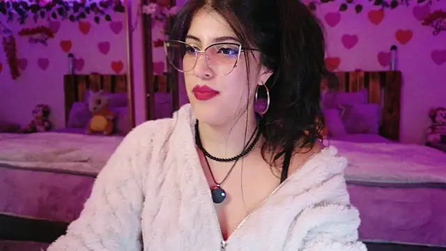 Chat +18 de AzaharJaan ao vivo