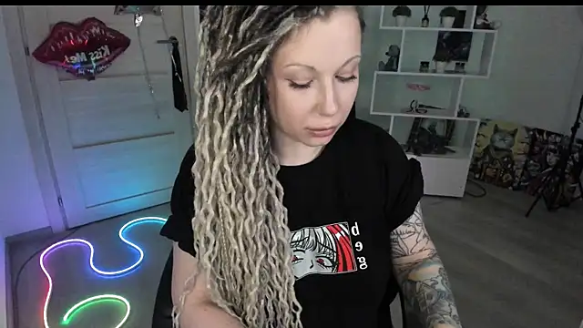 HoneySallyMoore Adlı Modelin Canlı XXX Sohbeti