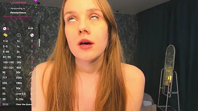 Chat +18 de OdellaFrake ao vivo