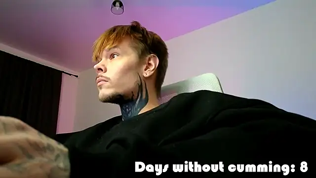 DENIS_HERE Pertunjukan Webcam