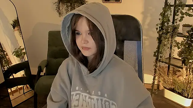 Elainebeness Chat XXX live