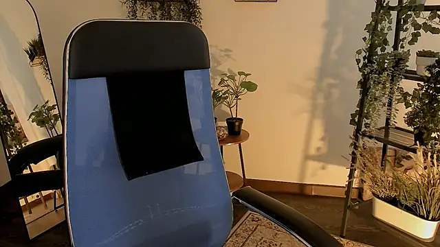 Elainebeness 现场XXX聊天