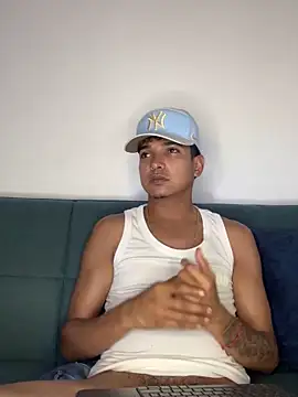 paulhot11 webcam show