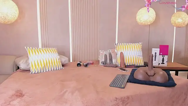 sabrina_shark_ live XXX chat