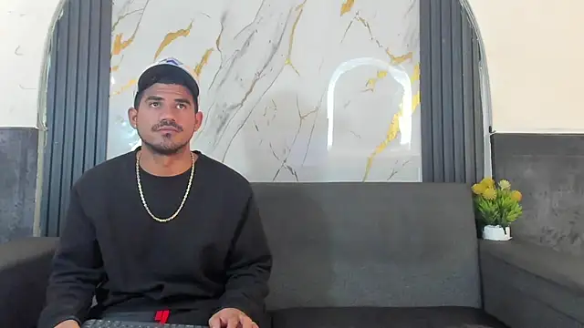 Latins_on_fire: онлайн-секс-чат