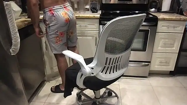 BigGuyMuscle's Webcam Show