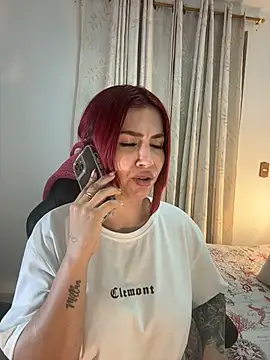 zafiro_mo0n Adlı Modelin Canlı XXX Sohbeti