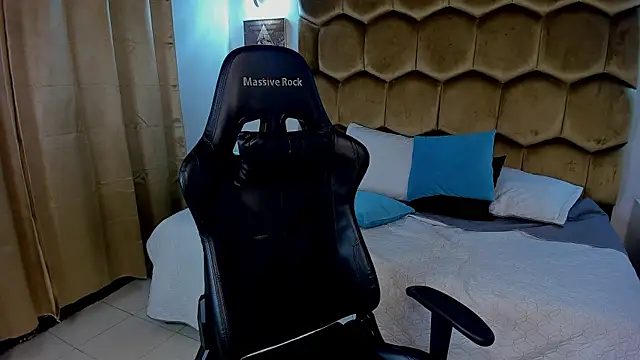 Emmet_CollinsJS: вебкам-шоу