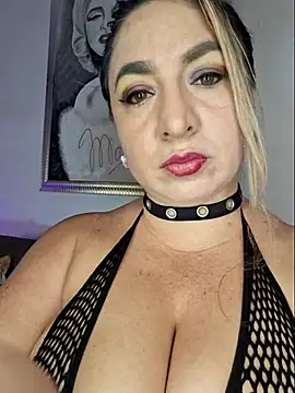 laurabassii 现场XXX聊天