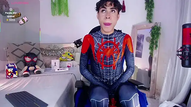 huge_armound Show Webcam