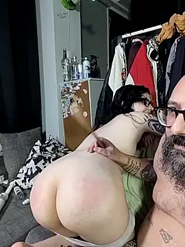 whatevaandissues' Live XXX Chat