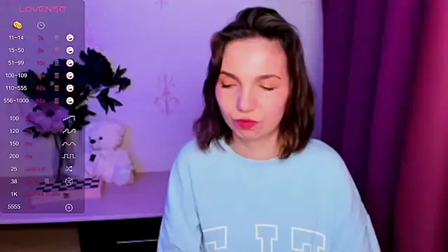 KindHazelHere_ Chat XXX live