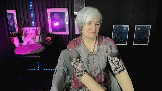 CarmenSoft Adlı Modelin Canlı XXX Sohbeti