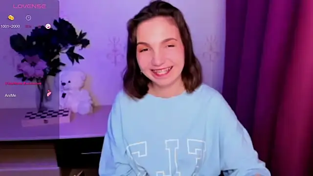 Онлайн чат XXX KindHazelHere_