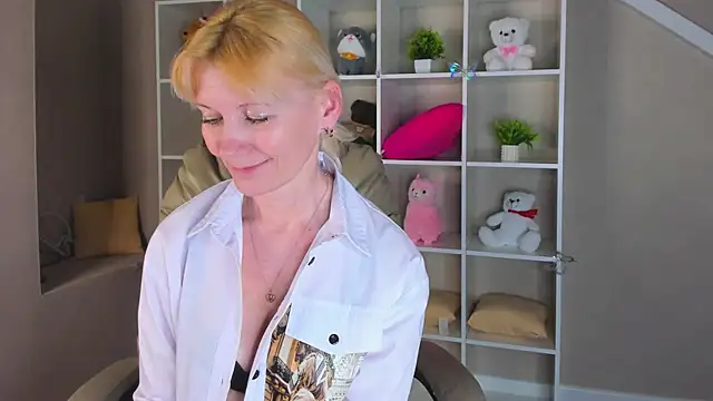 Julie_Lucas live XXX chat