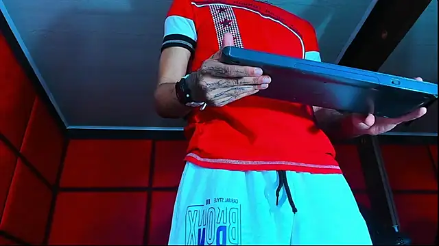 Daniel_huge22's Webcam Show