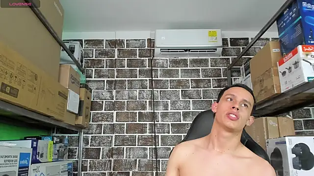 69osiris Live XXX-Chat