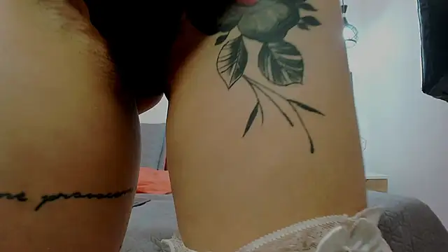 Chat +18 de Mia_Reyesjs ao vivo