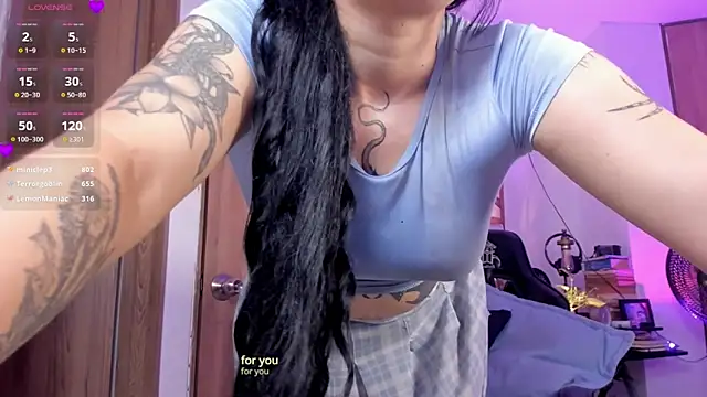 Chat +18 de LilyRobertts ao vivo