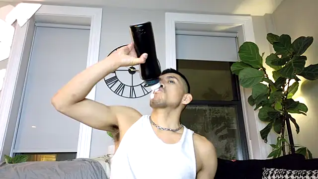 bestofdoseswirls: διαδικτυακό σόου στην κάμερα