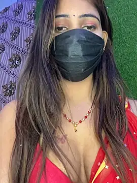 CUTI-NAINA – Live XXX-chat