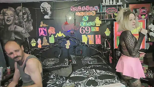 Splash_Queen420 现场XXX聊天