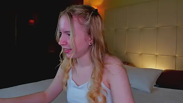 Linda__Bloom Chat XXX live