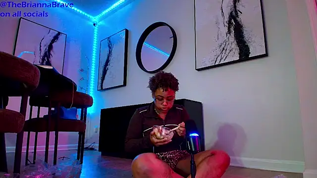 Chatroom XXX en direct de BriannaBrave
