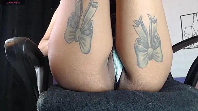 skinny_Yizz Adlı Modelin Canlı XXX Sohbeti