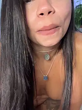 GrlAlice Adlı Modelin Canlı XXX Sohbeti