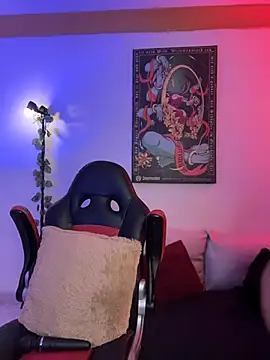 ZahaRoseee Adlı Modelin Canlı XXX Sohbeti