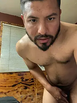 Show modela Jjuarez5409 na web-kameri