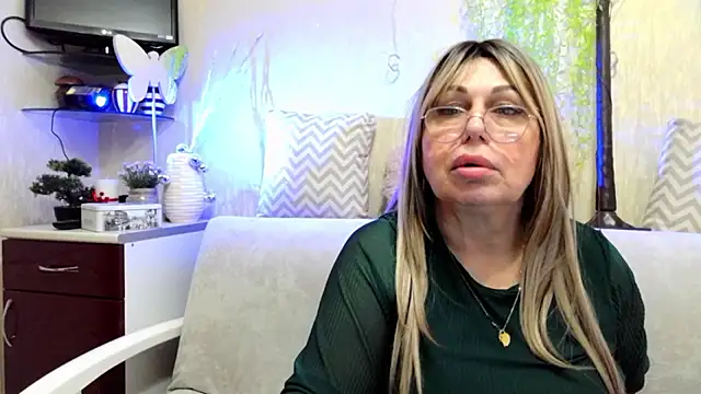 SusieNoreen Chat XXX live