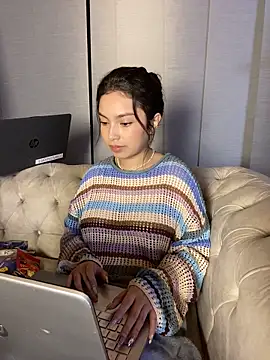 แชท XXX สดของ Mady_Pink