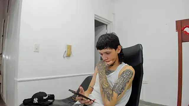 StraightBoy_Nick: онлайн-секс-чат