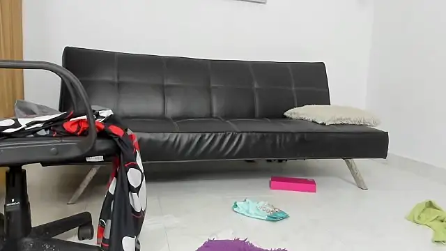 Karol_c31: онлайн-секс-чат