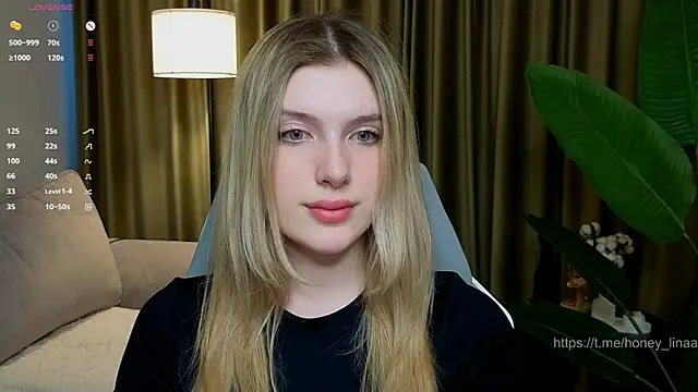 honey_kors' Live XXX Chat