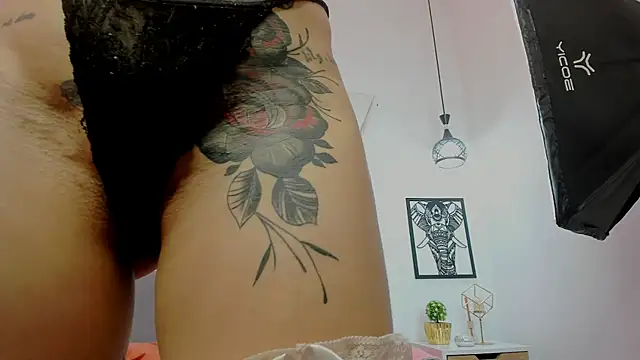 Mia_Reyesjs Adlı Modelin Canlı XXX Sohbeti