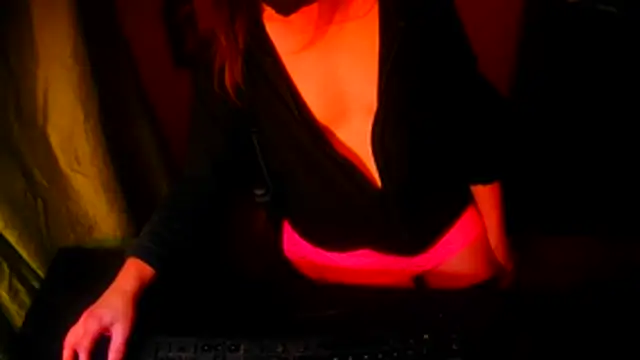 GoodGirlKelly: διαδικτυακό σόου στην κάμερα