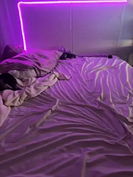 Shynesse21 webkamerás műsora