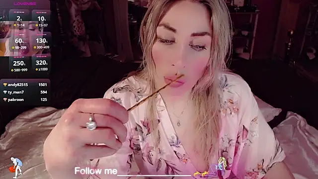 AnnieGOld_'s Live XXX Chat