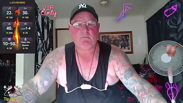 KINKYBLUEYES69 在線直播表演