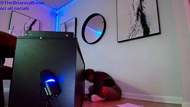 BriannaBrave: вебкам-шоу